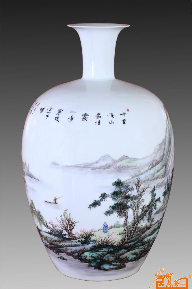 粉彩山水瓷瓶——十里溪山